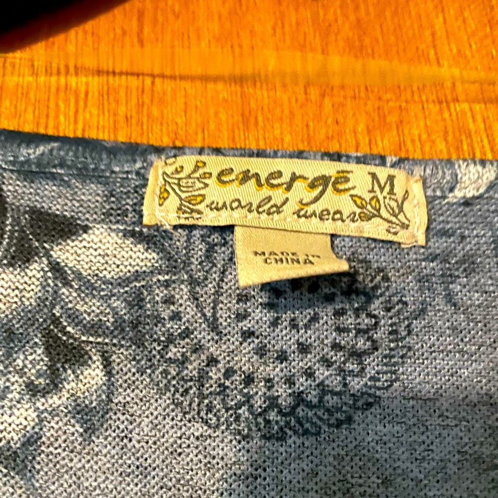 New Energe Top Size Medium 🪁 - Picture 2 of 5